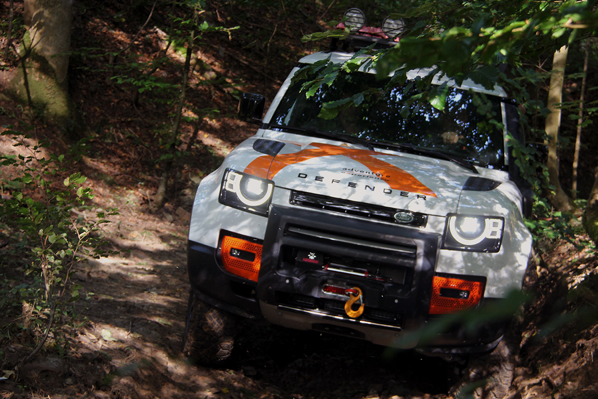Adventure Experience Land Rover Defender Woods trail
